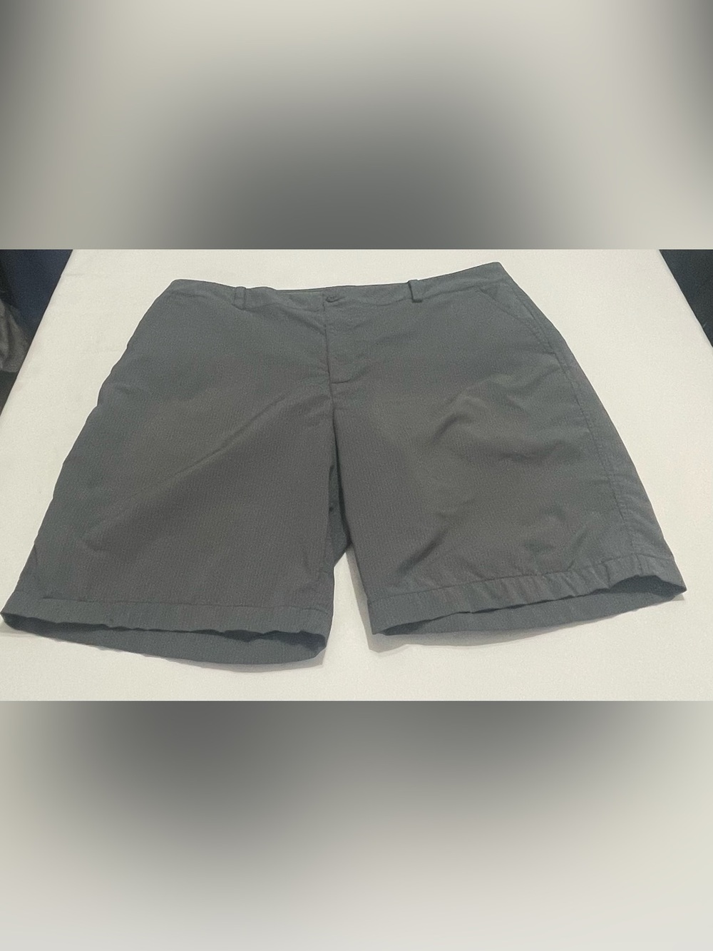 Under Armour Golf Performance Shorts Gray Size 38 Flat Front Stretch Casual
